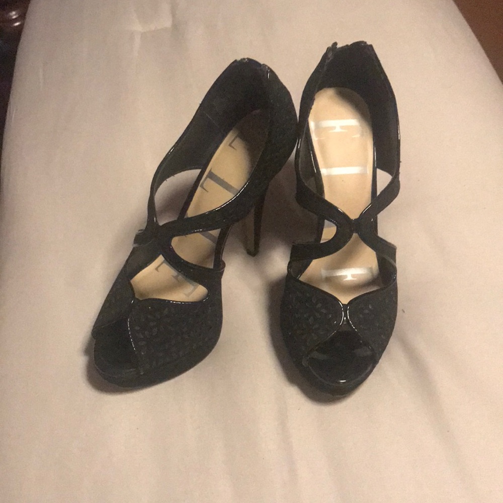 Black peep toe shoes